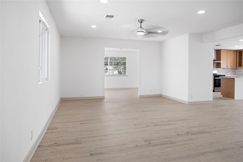 24518 Sunny Glen Drive, Houston, TX 77336