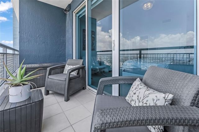 60 SW 13th St 3604, Miami, FL 33130