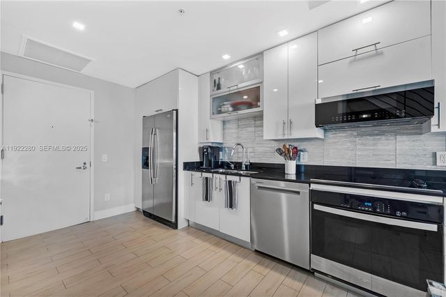 60 SW 13th St 3604, Miami, FL 33130