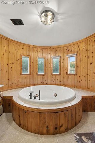 2651 Fenton Road, Hartland, MI 48353