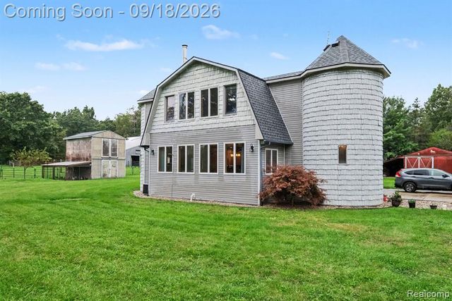 2651 Fenton Road, Hartland, MI 48353