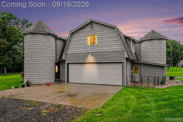 2651 Fenton Road, Hartland, MI 48353