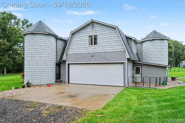 2651 Fenton Road, Hartland, MI 48353