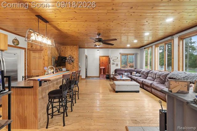 2651 Fenton Road, Hartland, MI 48353