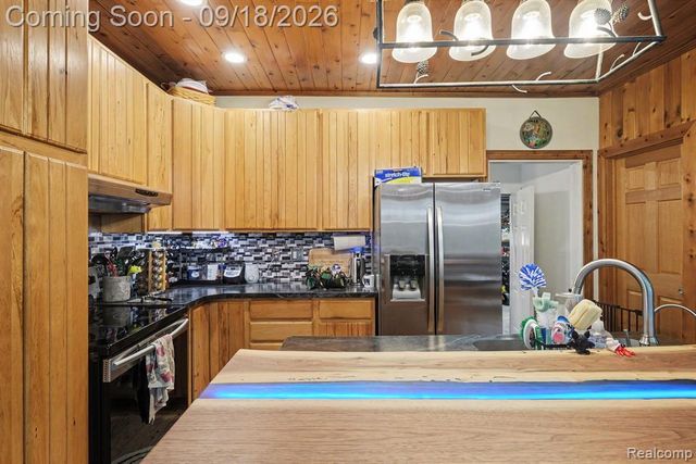 2651 Fenton Road, Hartland, MI 48353