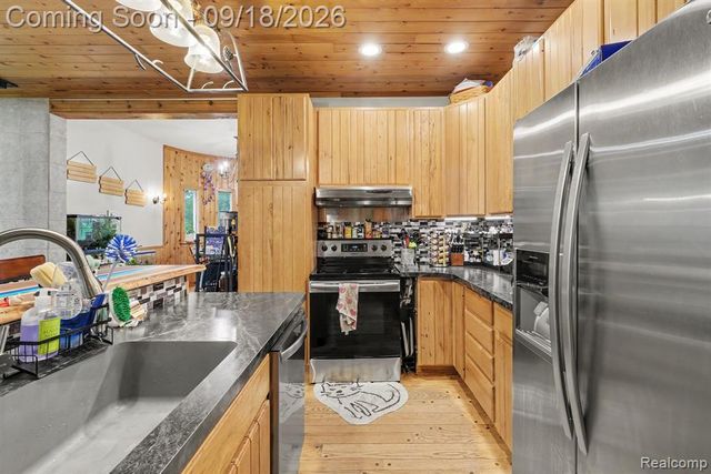 2651 Fenton Road, Hartland, MI 48353