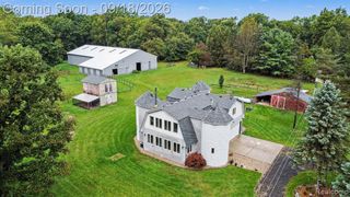 2651 Fenton Road, Hartland, MI 48353