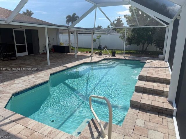 1825 SE 12th Terrace, Cape Coral, FL 33990