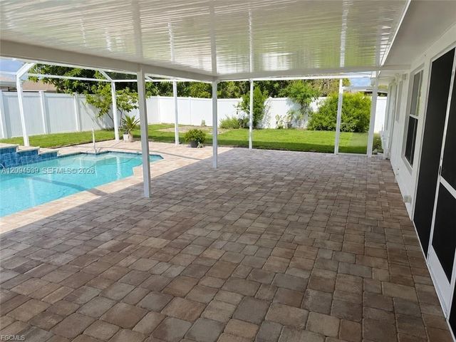 1825 SE 12th Terrace, Cape Coral, FL 33990