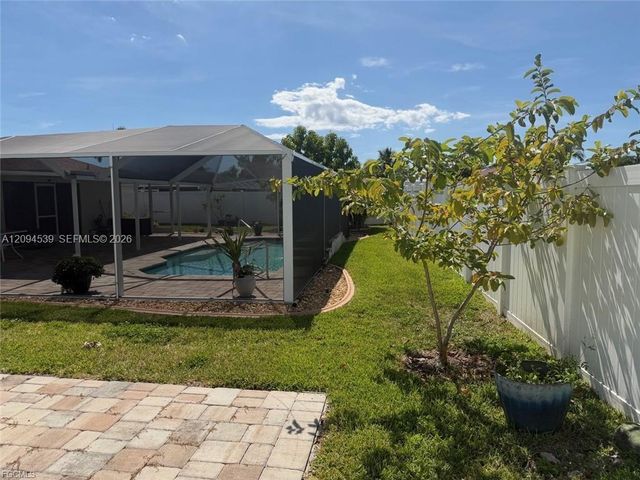 1825 SE 12th Terrace, Cape Coral, FL 33990
