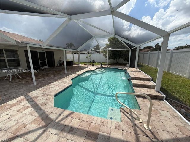 1825 SE 12th Terrace, Cape Coral, FL 33990