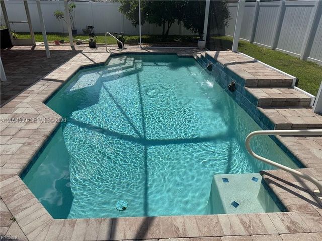 1825 SE 12th Terrace, Cape Coral, FL 33990
