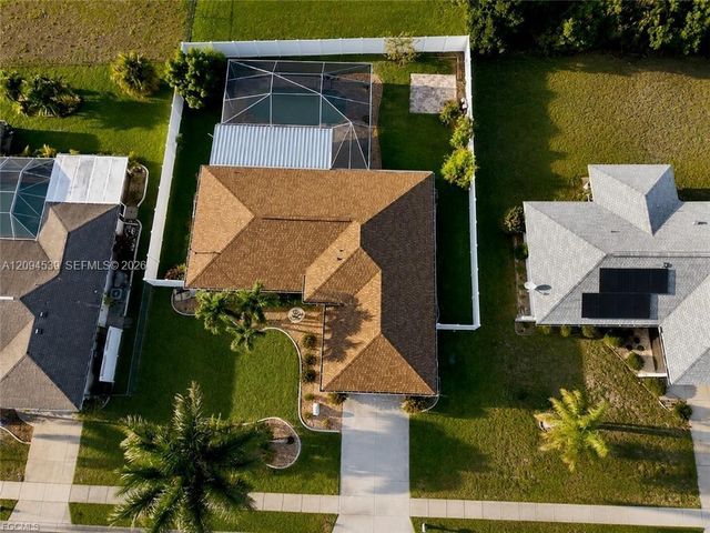 1825 SE 12th Terrace, Cape Coral, FL 33990