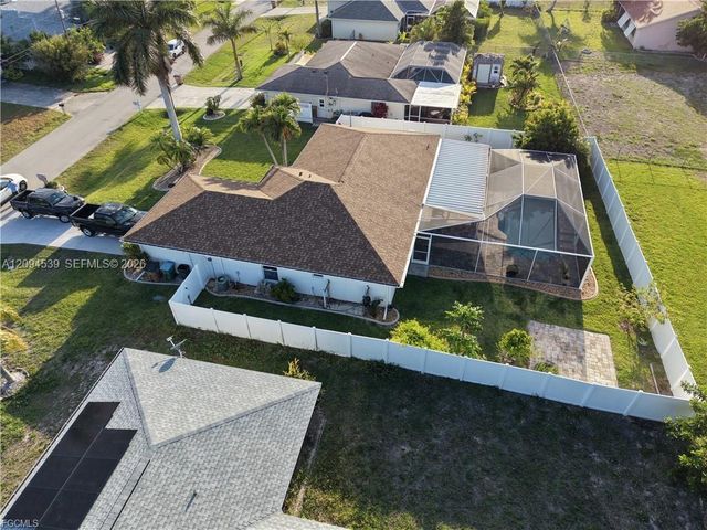 1825 SE 12th Terrace, Cape Coral, FL 33990