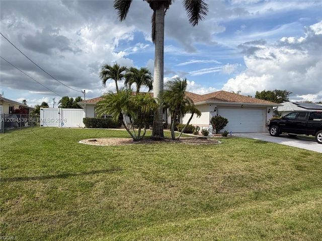 1825 SE 12th Terrace, Cape Coral, FL 33990