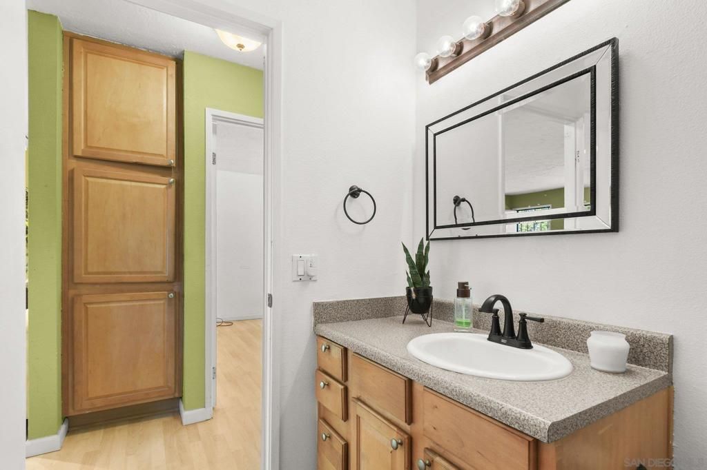 Image 17 of property listing at 403 Emerald Ave APT 8, El Cajon, CA 92020