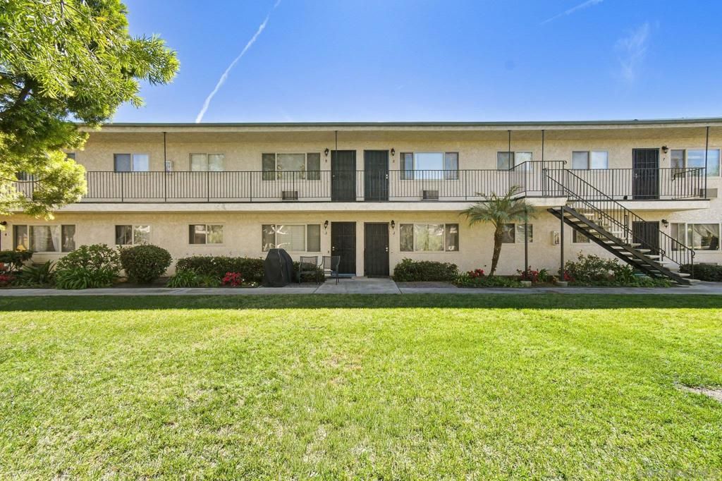 Image 2 of property listing at 403 Emerald Ave APT 8, El Cajon, CA 92020