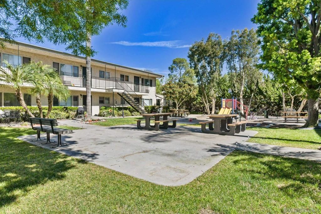 Image 23 of property listing at 403 Emerald Ave APT 8, El Cajon, CA 92020