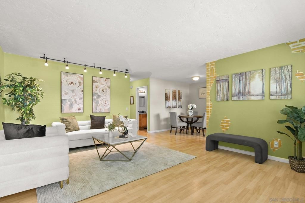 Image 6 of property listing at 403 Emerald Ave APT 8, El Cajon, CA 92020