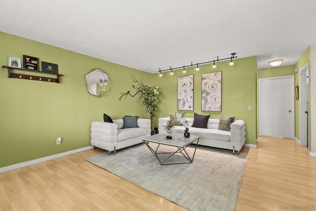 Image 7 of property listing at 403 Emerald Ave APT 8, El Cajon, CA 92020