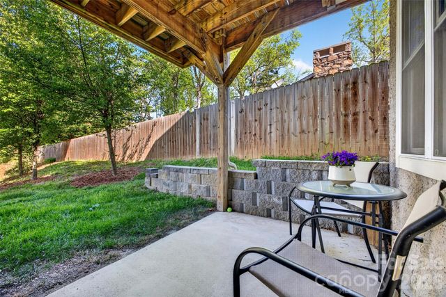 62 Dillingham Road, Asheville, NC 28805