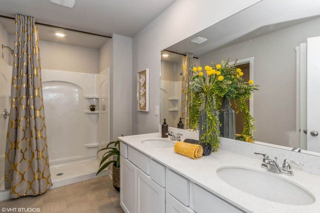 7806 Crossroads Drive SW, Cedar Rapids, IA 52404