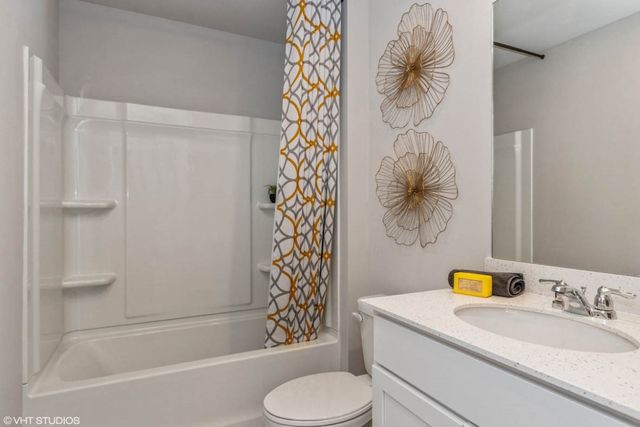 7806 Crossroads Drive SW, Cedar Rapids, IA 52404