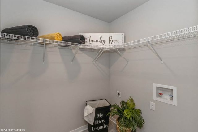 7806 Crossroads Drive SW, Cedar Rapids, IA 52404