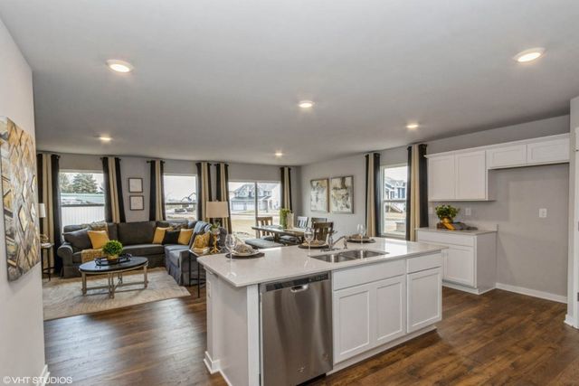 7806 Crossroads Drive SW, Cedar Rapids, IA 52404