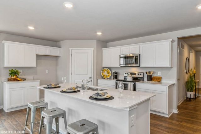 7806 Crossroads Drive SW, Cedar Rapids, IA 52404