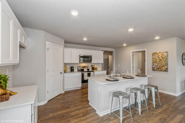 7806 Crossroads Drive SW, Cedar Rapids, IA 52404