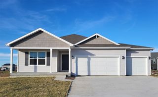 7806 Crossroads Drive SW, Cedar Rapids, IA 52404