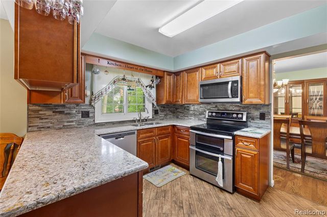 23228 Gilbar Street, Novi, MI 48375