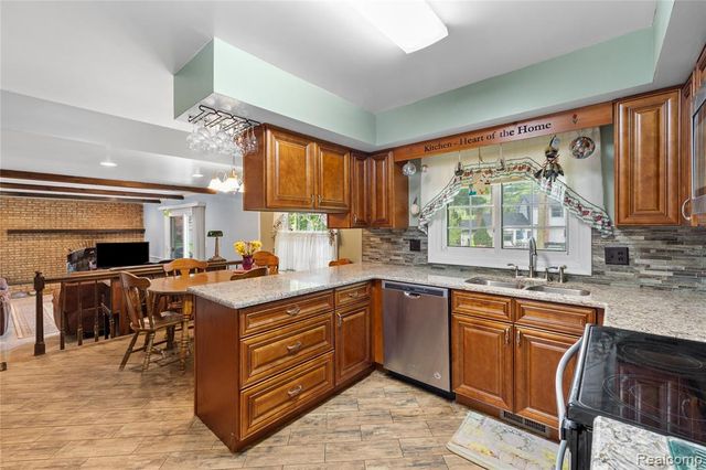 23228 Gilbar Street, Novi, MI 48375