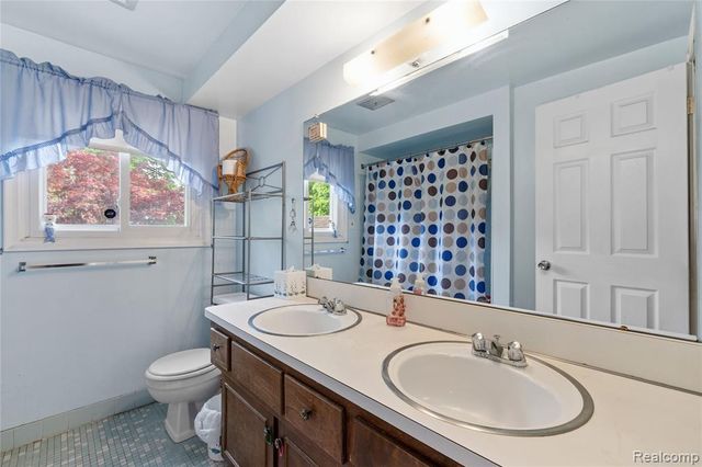 23228 Gilbar Street, Novi, MI 48375