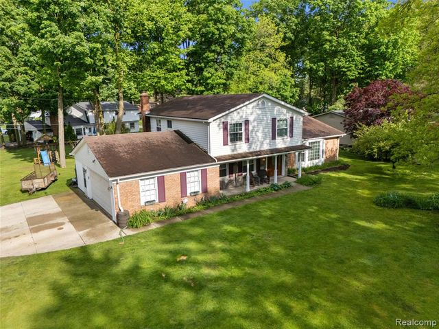 23228 Gilbar Street, Novi, MI 48375