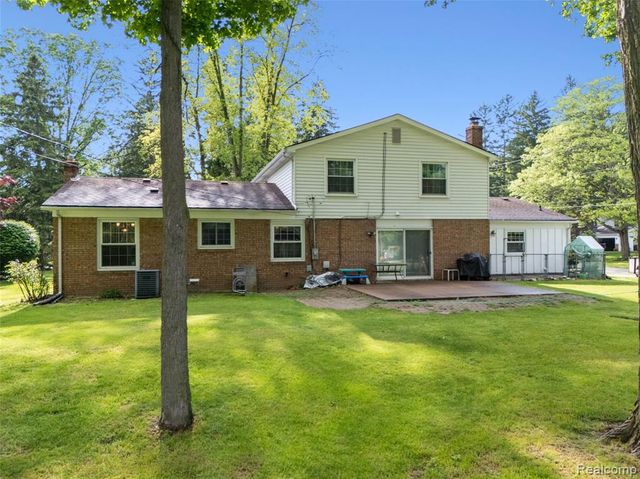 23228 Gilbar Street, Novi, MI 48375