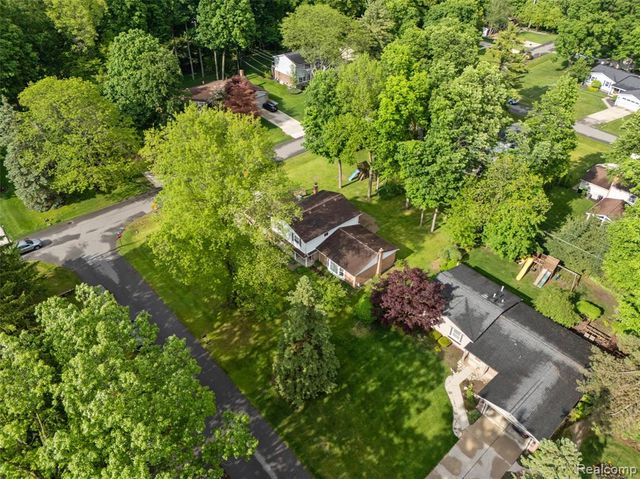 23228 Gilbar Street, Novi, MI 48375