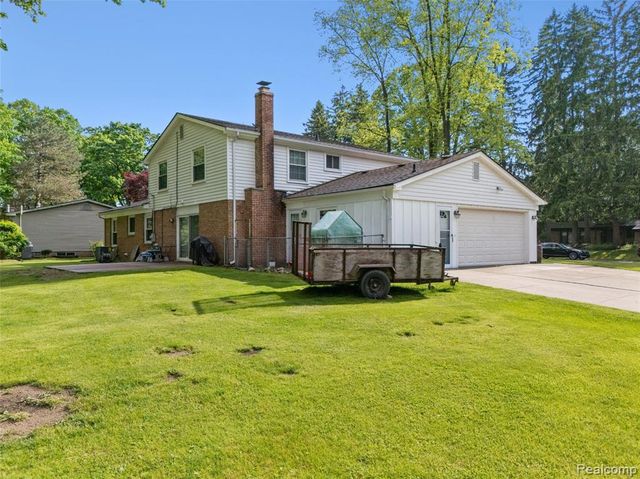 23228 Gilbar Street, Novi, MI 48375