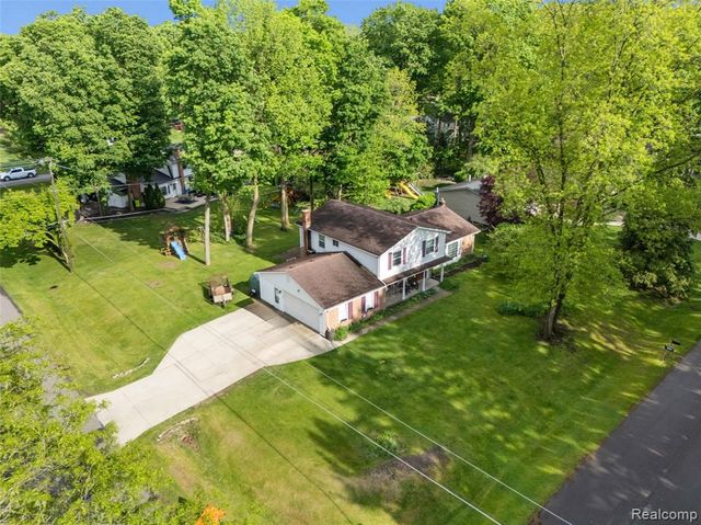 23228 Gilbar Street, Novi, MI 48375