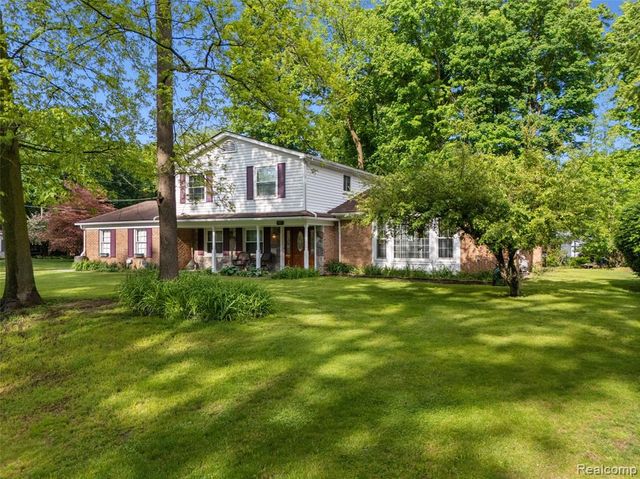 23228 Gilbar Street, Novi, MI 48375