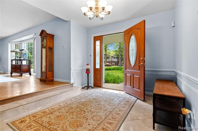 23228 Gilbar Street, Novi, MI 48375