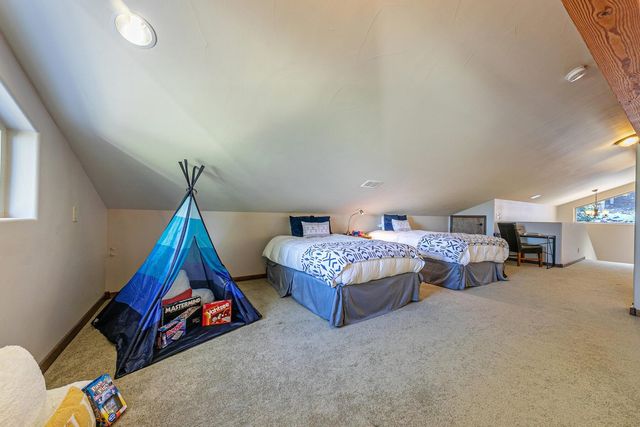 12349 Skislope Way, Truckee, CA 96161