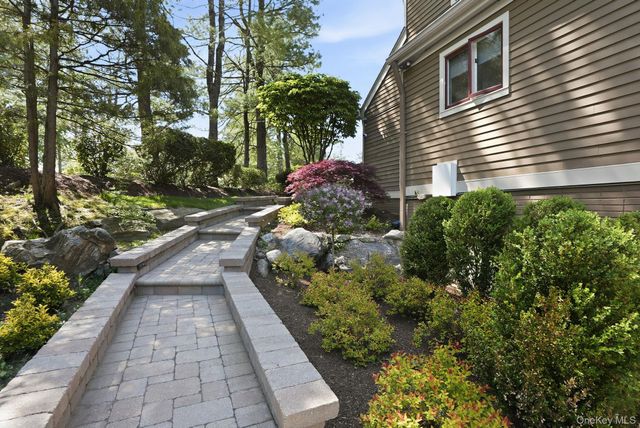19 Clubhouse Lane, Scarsdale, NY 10583