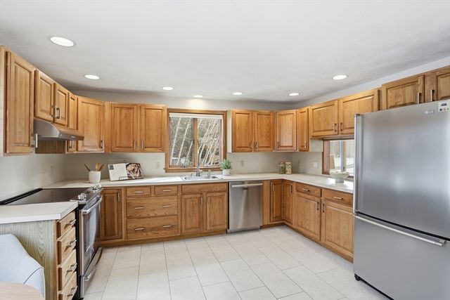 10 Laurel Lane, Groton, MA 01450