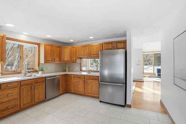 10 Laurel Lane, Groton, MA 01450