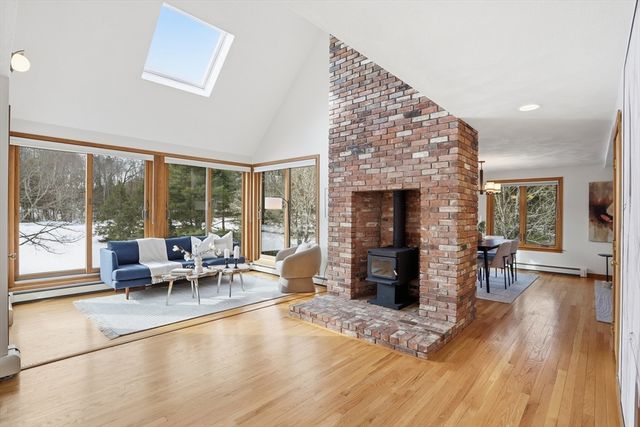 10 Laurel Lane, Groton, MA 01450