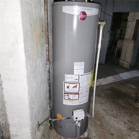 16204 Arcade Avenue, Cleveland, OH 44110