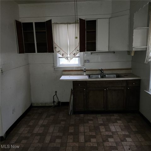 16204 Arcade Avenue, Cleveland, OH 44110