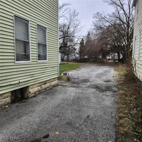 16204 Arcade Avenue, Cleveland, OH 44110